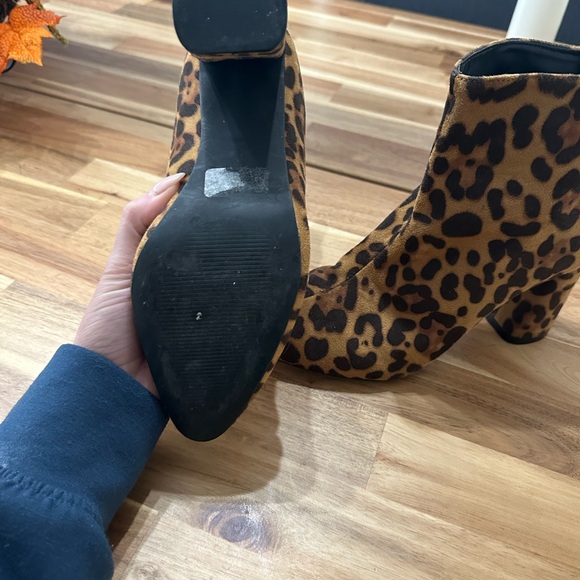 Chunky heel leopard boots - Picture 3 of 3